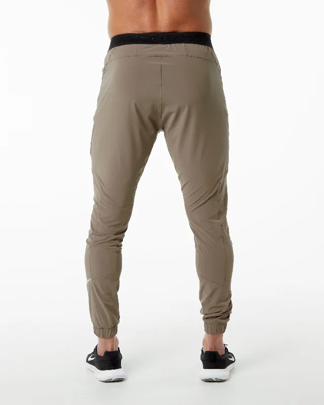 Studio Pant - Mocha