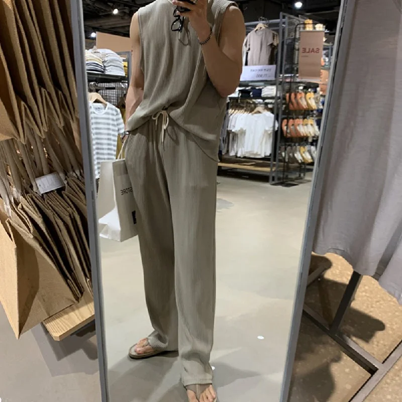 Khaki Pants / M